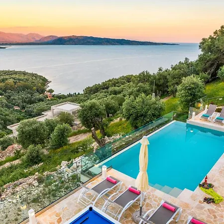 Villa Aurora Kerasia Vila *