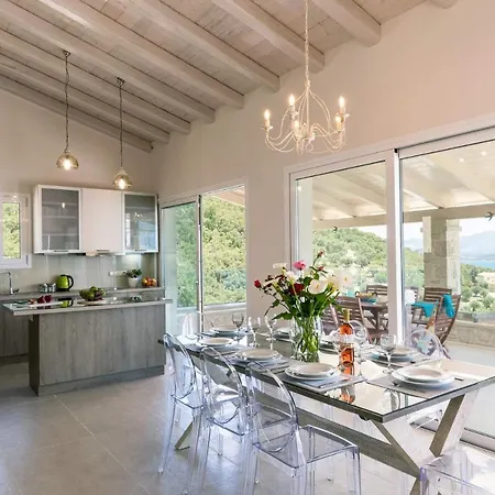 Vila Villa Aurora Kerasia Agnítsini